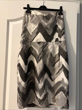 Banana Republic Women's Black & White Chevron mini dress